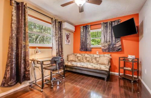 Stunning! Pocono Escape! HotTub Sauna Pool Ski Pet-Friendly Firepit Game Room Fireplace BBQ Lakes Tennis Fishing - Foto 44