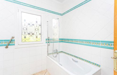 3 Bedroom Awesome Home In Porto Petro - Foto 25