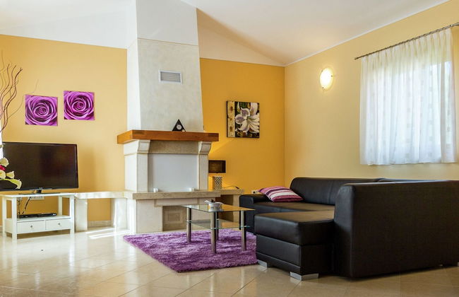 Villa in Kma?i?i With Private Pool - Foto 11