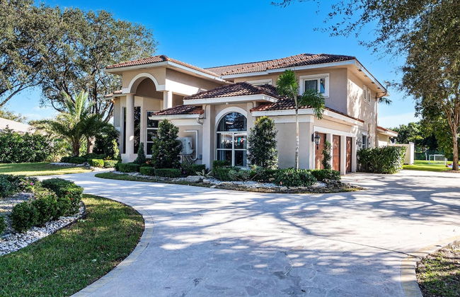 Luxurious 7-Bedroom Villa with Pool & Games - Foto 57