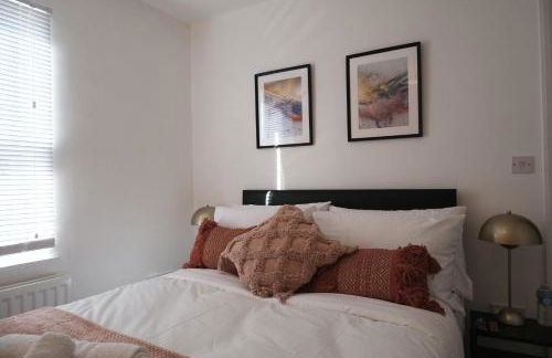 Stylish 4 Bed Home in Aylesbury, Buckinghamshire - Foto 6