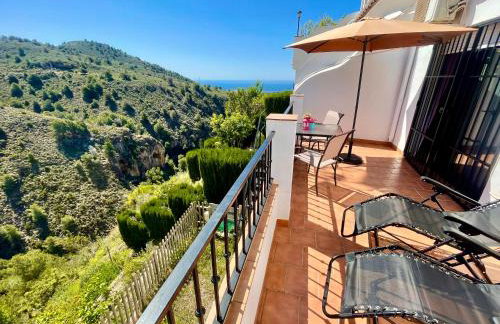 Apartamentos Axarquia , Frigiliana, terraza privada con vistas a la montaña rio y al mar - Foto 2