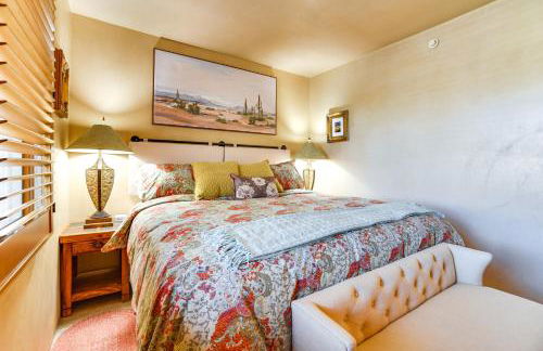 Walk to Santa Fe Plaza Condo with Kiva Fireplace! - Foto 13