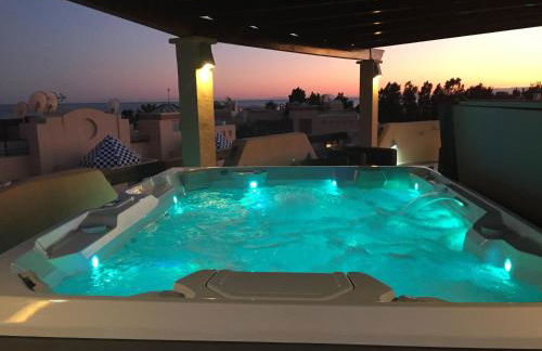 Bellavista Marbella - Stunning Beachside Luxury Penthouse Apartment - Photo 12