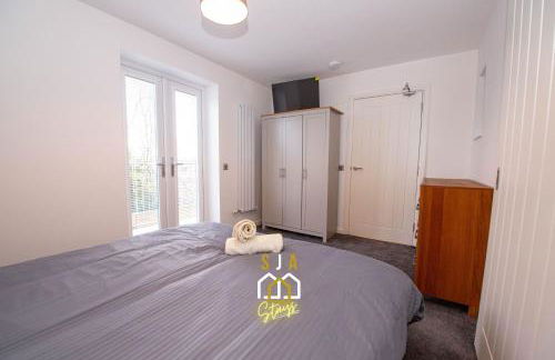 Affleck Stay 2 - SJA Stays - Modern 2 Bed Apartment - Photo 10