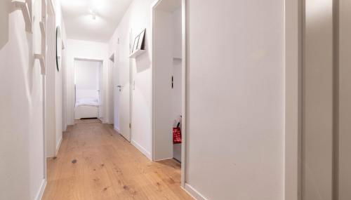 B16 Workers Home - Photo 3