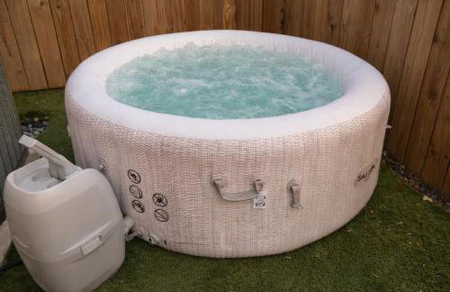 Stylish & Spacious 3BR Gem With Hot tub Near Downtown - Foto 60