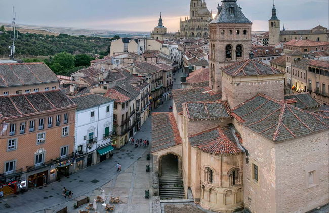 Segovia Guided Tour with Cathedral and Alcazar - Foto 2
