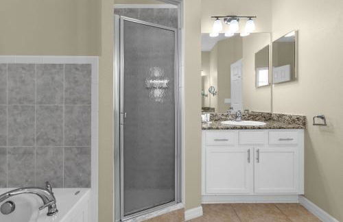 Luxury 4BR Home - Private Pool BBQ - Near Disney - Foto 20