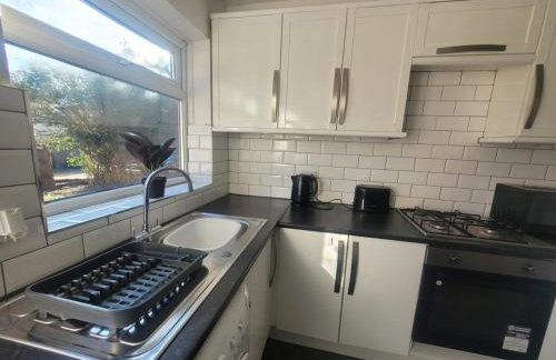 Contractor Friendly Spacious 3 Bed With Private Parking - Foto 3