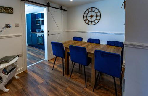 Cottage, Hot Tub, Open fire, Games Room, large Garden Sleeps 2-8 - Foto 43