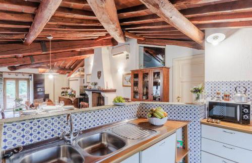 Le Bicocche Farmhouse: Country Stone Villa with Pool in Camaiore between Lucca & Beaches of Versilia - Foto 31