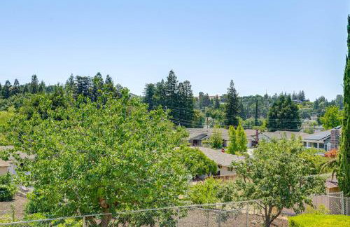 Quaint Concord Home with Covered Porch Near Hiking - Foto 22