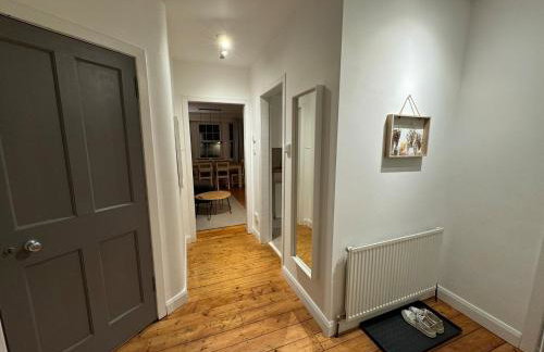 Stirling Haven: Charming 3B Apt in City Centre - Photo 10