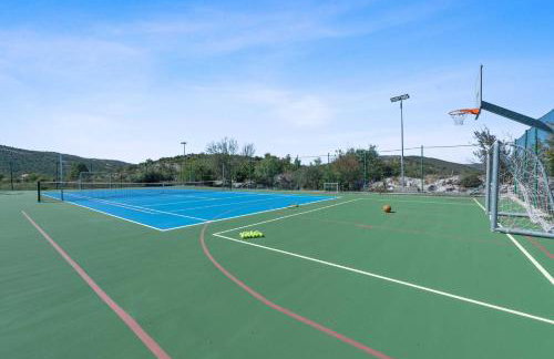 MY DALMATIA - Sport and Spa villa Neoric with private heated pool and tennis court - Foto 3