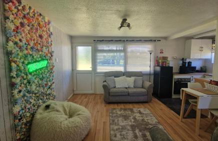 The Lucky 7 - Photo 6