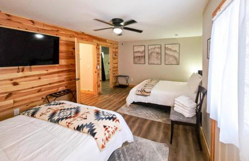 Bowling Alley! Expansive Group Getaway in Lewiston - Foto 30