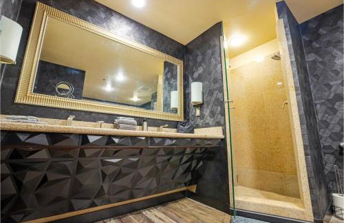 2100 SqFt Penthouse Suite W/ Strip Views! POOL GYM - Foto 22