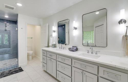 The Bella Vista Lakeside Treehouse Dock and Kayaks! - Photo 20