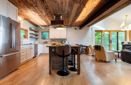 Modern Catskills Escape w Open Living Steam Shower Hot Tub w Mountain Views Minutes from Woodstock Trails Suncliff Vista - Foto 12