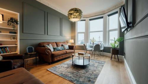 Sea View, 2 Bed Apartment, Central Largs - Foto 1