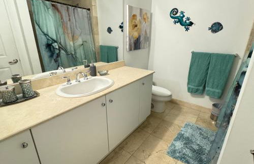 Luxury Oasis Suite - Photo 10