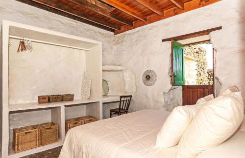 Bohemian Art House - 2BR in Yaiza & Garden - Photo 13