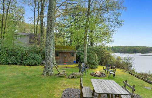 Lakefront Family Home, Kayaks, Hot Tub, Fireplace - Foto 32