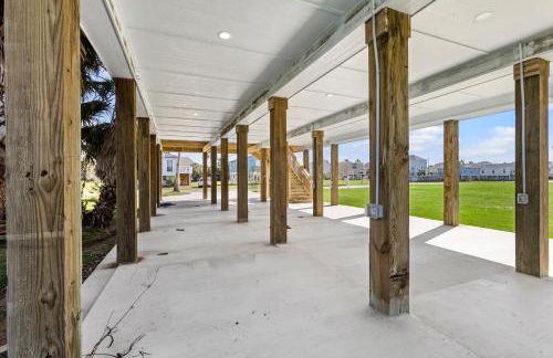 The Purple Pelican - Photo 39