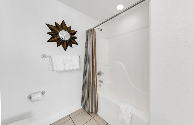 Crystal Tower Comfort Condos by Hosteeva - Foto 78