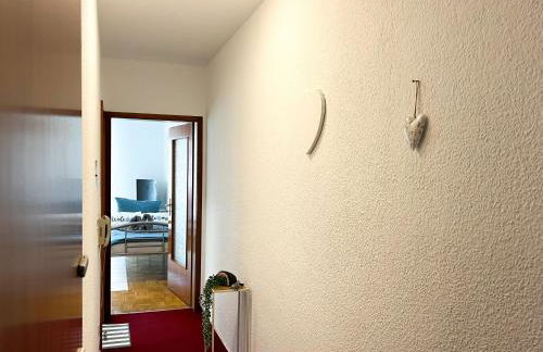 Helle 2 Zimmer Wohnung mit Balkon gemütlich & zentral - Foto 10