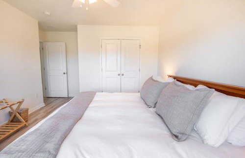 Coastal Retreat & Water Views - Minutes to CHS - Foto 27