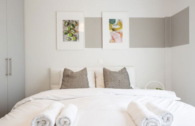 Beachfront 2-bedroom Stay in Voula - Photo 6