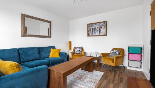 Spacious 4 Bedroom Home, Prime Location, Parking - Foto 1