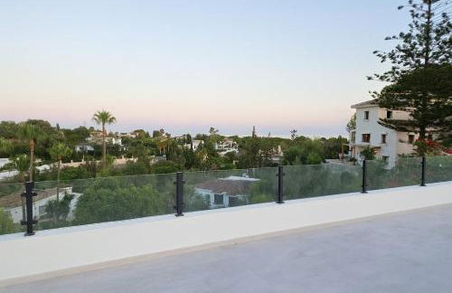 Villa With Jacuzzi and Panoramic Views in Prestigious El Rosario, Marbella - Foto 4