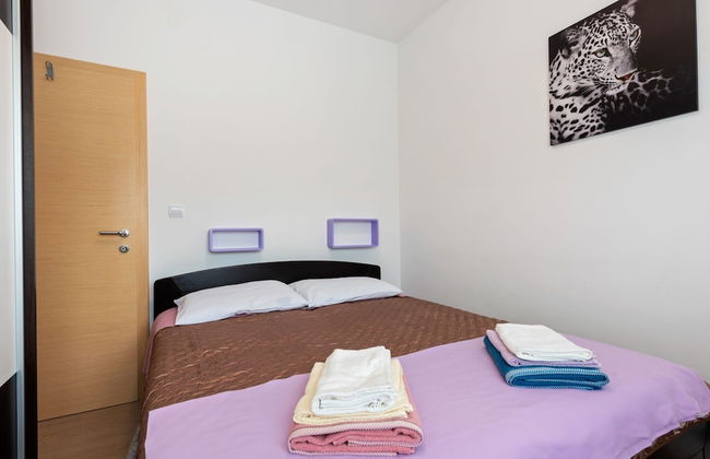 Simplistic Apartment in Neviđane near Sea - Foto 3