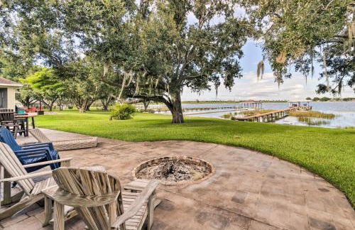 Waterfront Lake Placid Home with Dock and Fire Pit - Foto 1