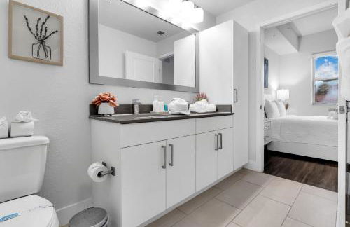 Sunny 1BR Unit With Free Parking Prime Location - Foto 19