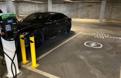 HUGE downtown corner unit- Pool-Gym-Walk 2 Broadway - Foto 47