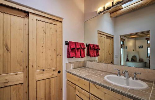 Adobe-Style Home w/ Views < 5 Mi to Santa Fe Plaza - Foto 22