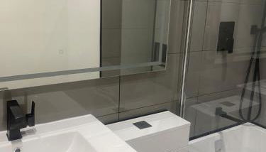 Lovely Modern studio flat with jacuzzi bath free parking - Foto 2