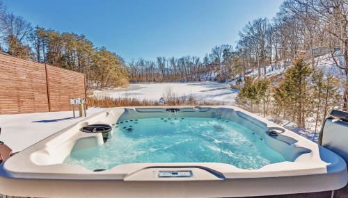 Lake Haus Cabin - Hot Tub, Sauna, Lake View, Wi-Fi - Photo 3