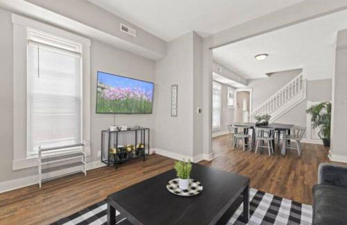 Chic 6BR Retreat:10 beds 3.5 Baths for Groups*ste - Foto 23