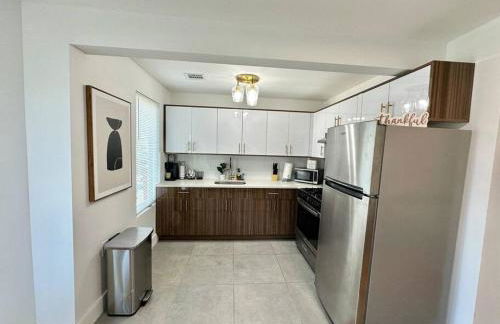 Comfy NJ 2BR Close to Airport, Dream Mall & NYC - Foto 11