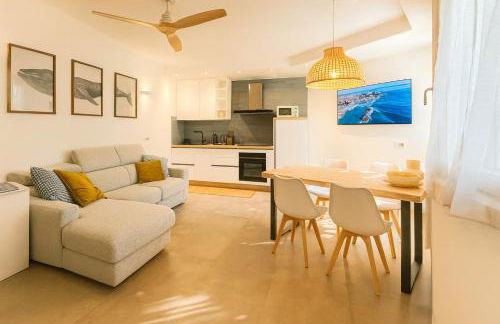 MobyDick, central, Walk to the Beach, Private Parking - Foto 2