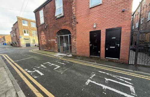 Modern 2-BDR APT in Ashton-under-Lyne By Kammili Properties Short Lets - Foto 16