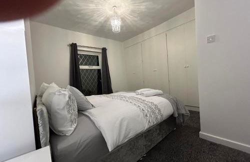 Comfortable, spacious 2 Bedroom house close to Etihad Stadium - Foto 9