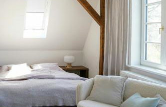 Stylish Apartment In A Historic Country House - Photo 10