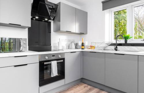 Modern Two Bedroom Apartment - Parking & Balcony - Netflix 6MC - Foto 5