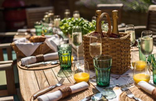 The Old Millhouse - Luxury Retreat with Sauna, Cold Plunge, Yoga & Swim SPA - Photo 21